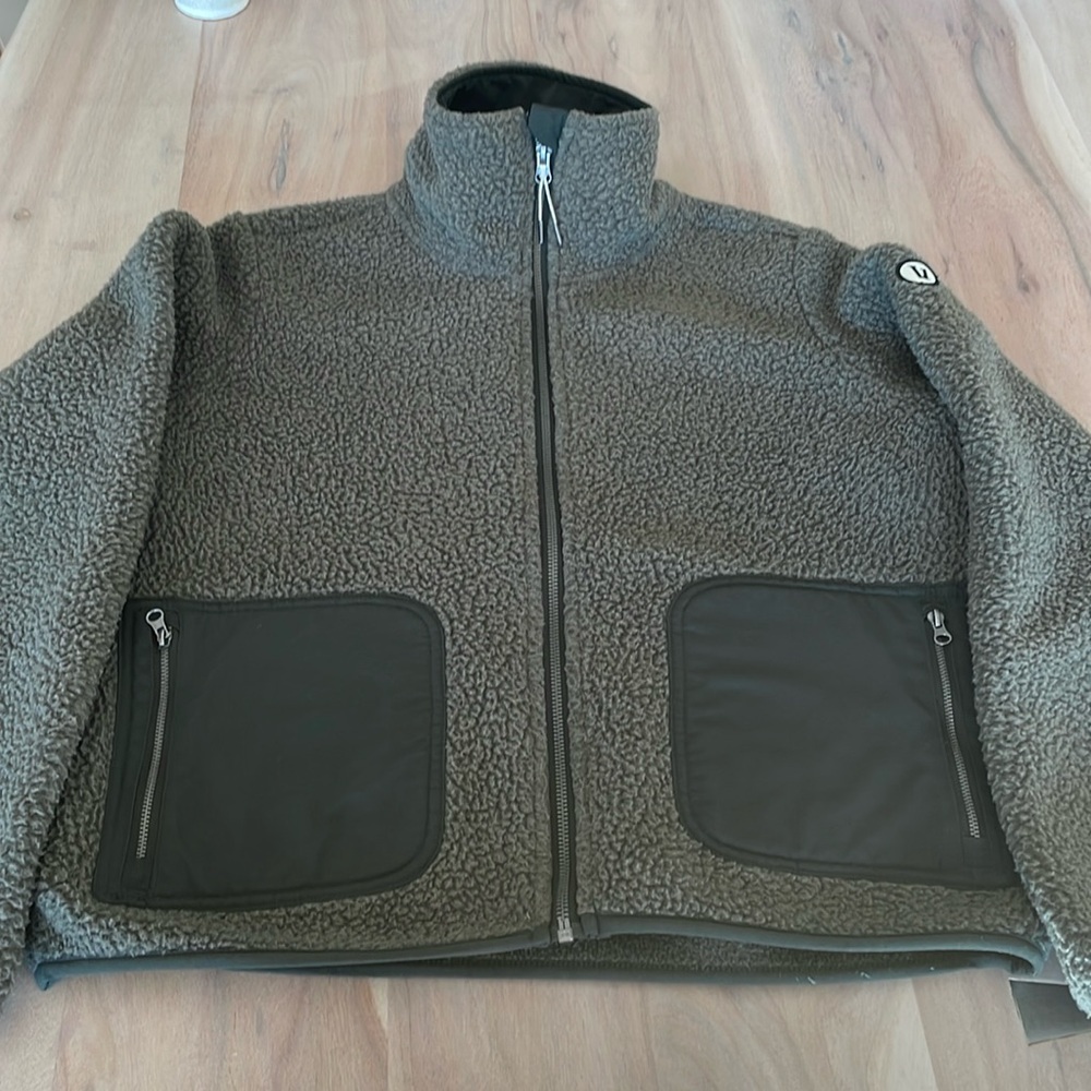 Vuori Alpine Sherpa Jacket